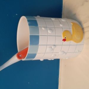 Adorable ducky toothbrush holder